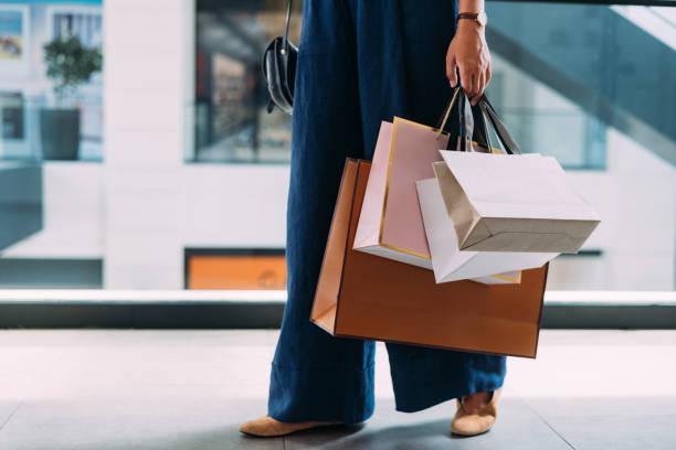 Saco plástico para roupas: a solução ideal para a organização e proteção do seu guarda-roupa